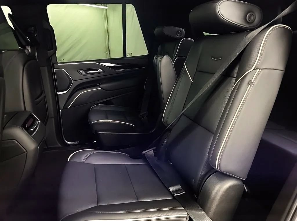 Used 2021 Cadillac Escalade Sport w/ Driver Assist Tech Package AWD/4WD image 27