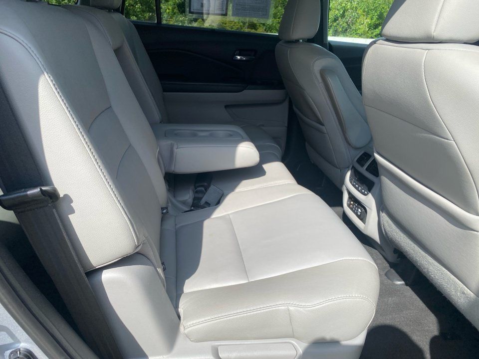 Used 2016 Honda Pilot Touring image 33