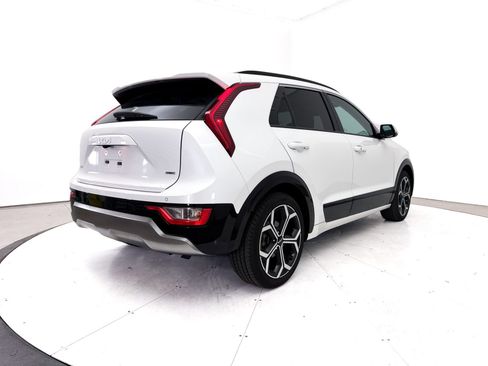 Used 2023 Kia Niro EX Touring FWD image 18