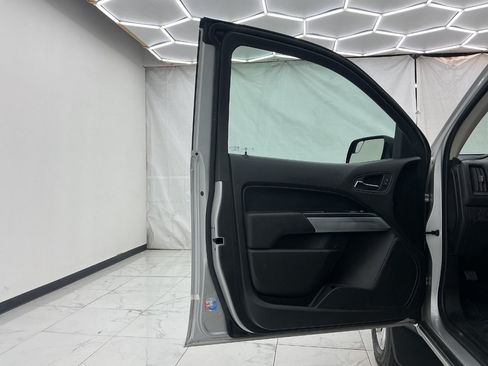 Used 2018 Chevrolet Colorado LT w/ LT Convenience Package AWD/4WD image 18