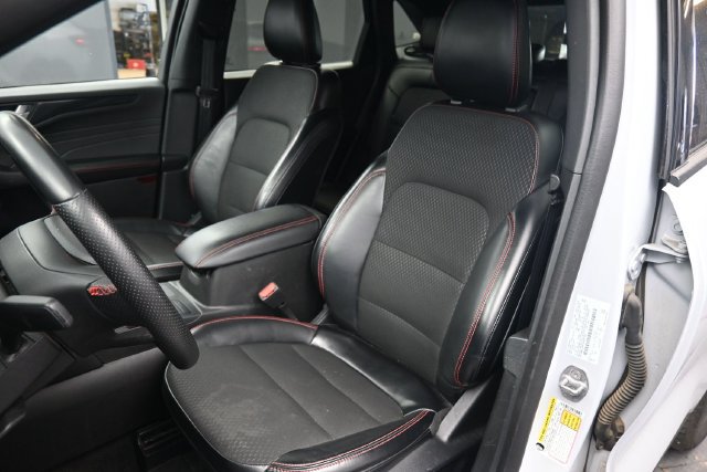 Used 2025 Ford Escape ST-Line Select AWD/4WD image 17
