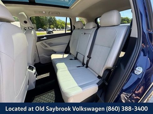 Used 2023 Volkswagen Tiguan SE w/ Panoramic Sunroof Package AWD/4WD image 13