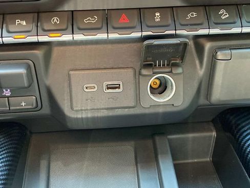 Used 2020 GMC Sierra 1500 AT4 w/ AT4 Premium Package AWD/4WD image 26