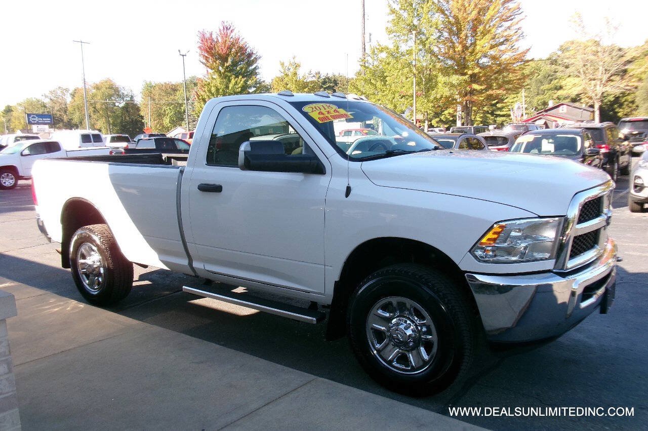 Used 2018 RAM 3500 Tradesman w/ Chrome Appearance Group AWD/4WD image 2