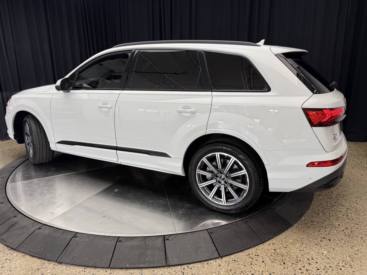 Used 2022 Audi Q7 2.0T Premium Plus w/ Premium Plus Package AWD/4WD image 5