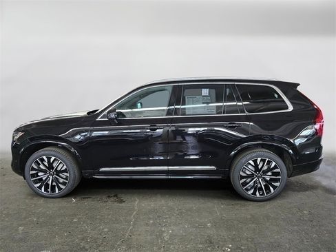 New 2026 Volvo XC90 T8 Plus w/ Protection Package Premier image 8