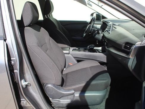 Used 2024 Nissan Rogue S image 36