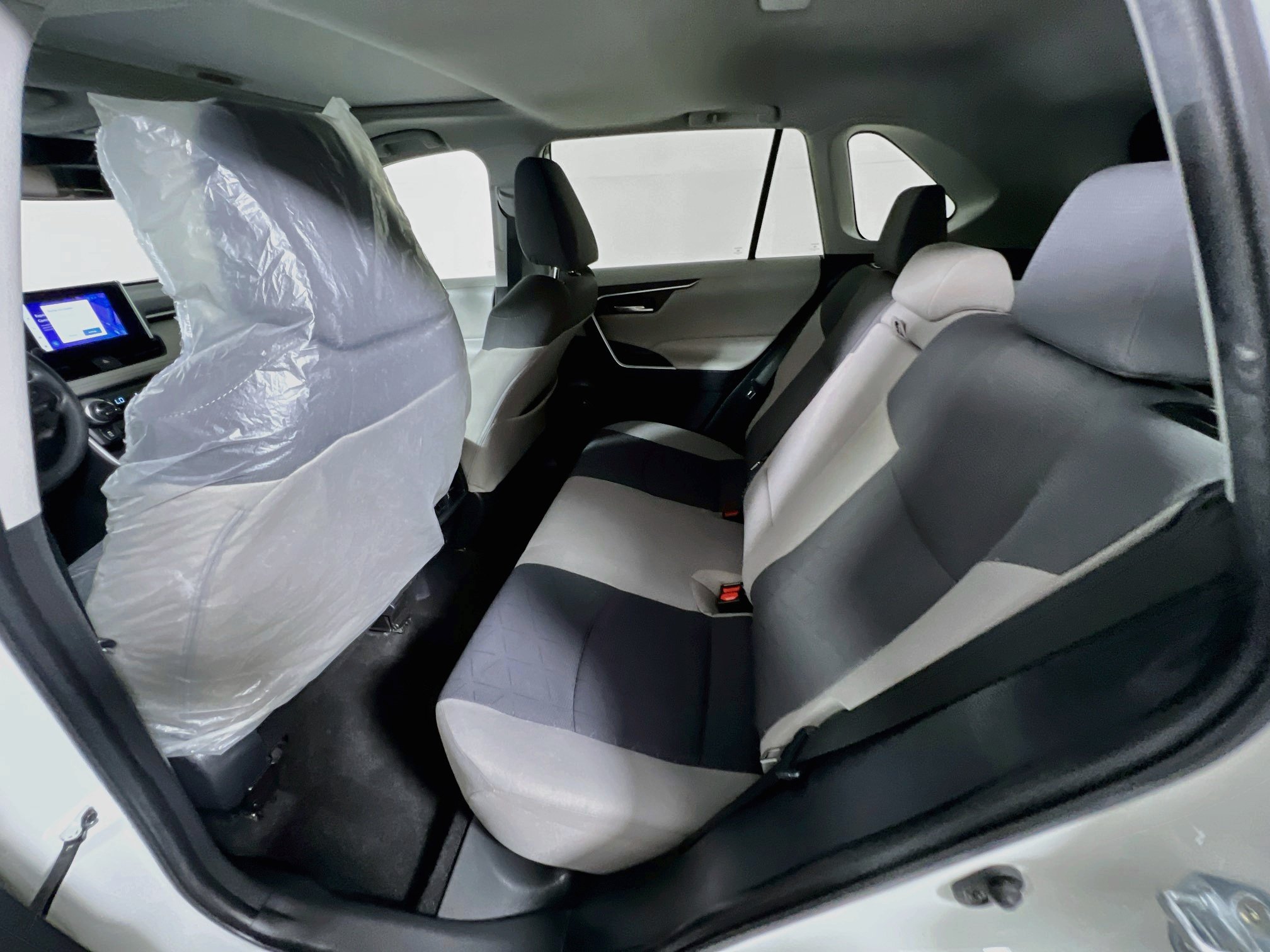 Used 2023 Toyota RAV4 XLE w/ Convenience Package FWD image 29