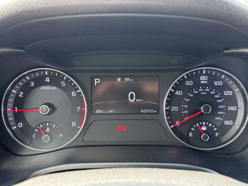 Used 2023 Kia Forte LXS image 11