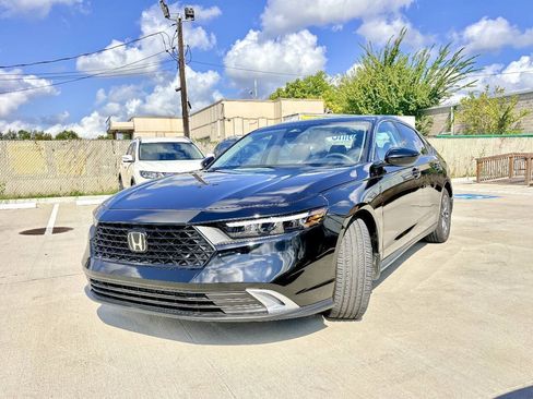Used 2023 Honda Accord EX image 9