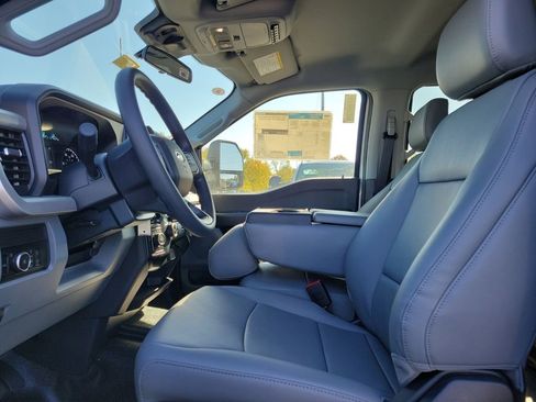 New 2026 Ford F550 4x4 Crew Cab image 15