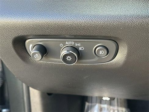 Used 2020 Chevrolet Traverse LT w/ LT Premium Package image 17