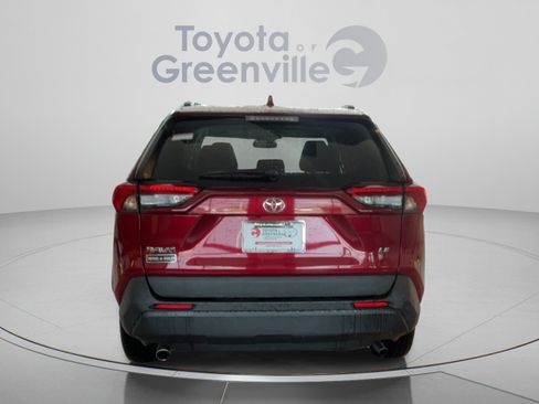 Certified 2021 Toyota RAV4 LE FWD image 5