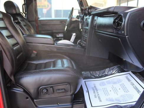 Used 2005 HUMMER H2 SUT w/ Preferred Equipment Group AWD/4WD image 10