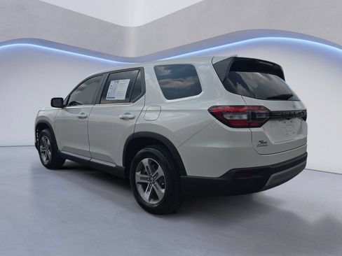 Used 2025 Honda Pilot EX-L image 3