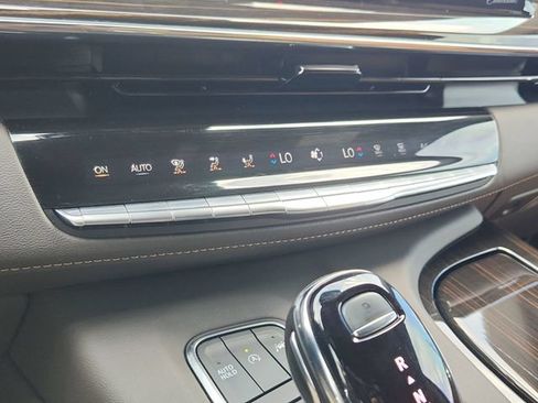 Used 2023 Cadillac Escalade Sport w/ LPO, ONYX Package AWD/4WD image 17