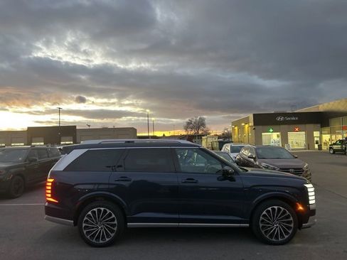 Used 2026 Hyundai Palisade Calligraphy image 4