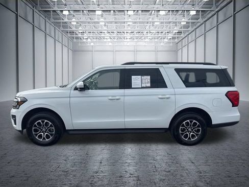 Used 2024 Ford Expedition Max XLT AWD/4WD image 2