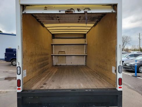 Used 2017 Ford E-450 and Econoline 450 Super Duty w/ Power Windows & Locks Group image 12