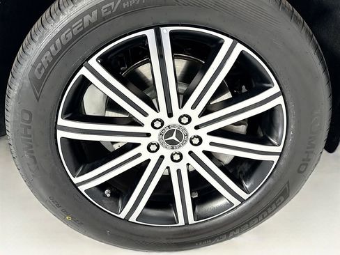 Used 2025 Mercedes-Benz GLE 450e 4MATIC image 32