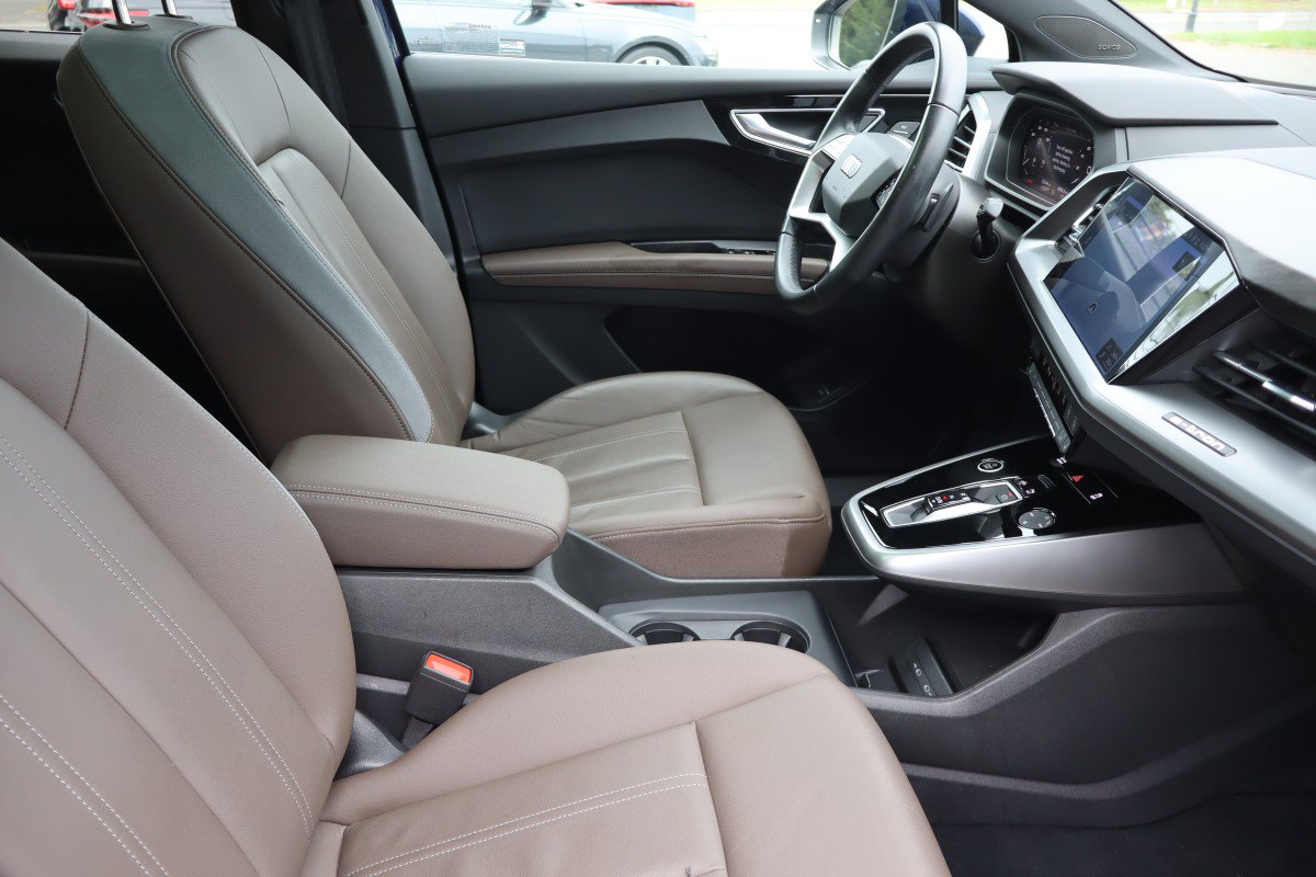 Used 2023 Audi Q4 e-tron Prestige AWD/4WD image 20
