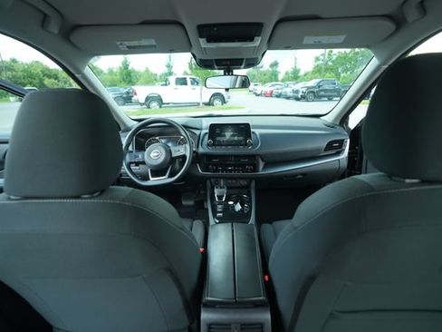 Used 2024 Nissan Rogue SV FWD image 24