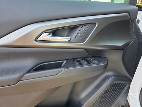 New 2026 Chevrolet Equinox EV LT image 10