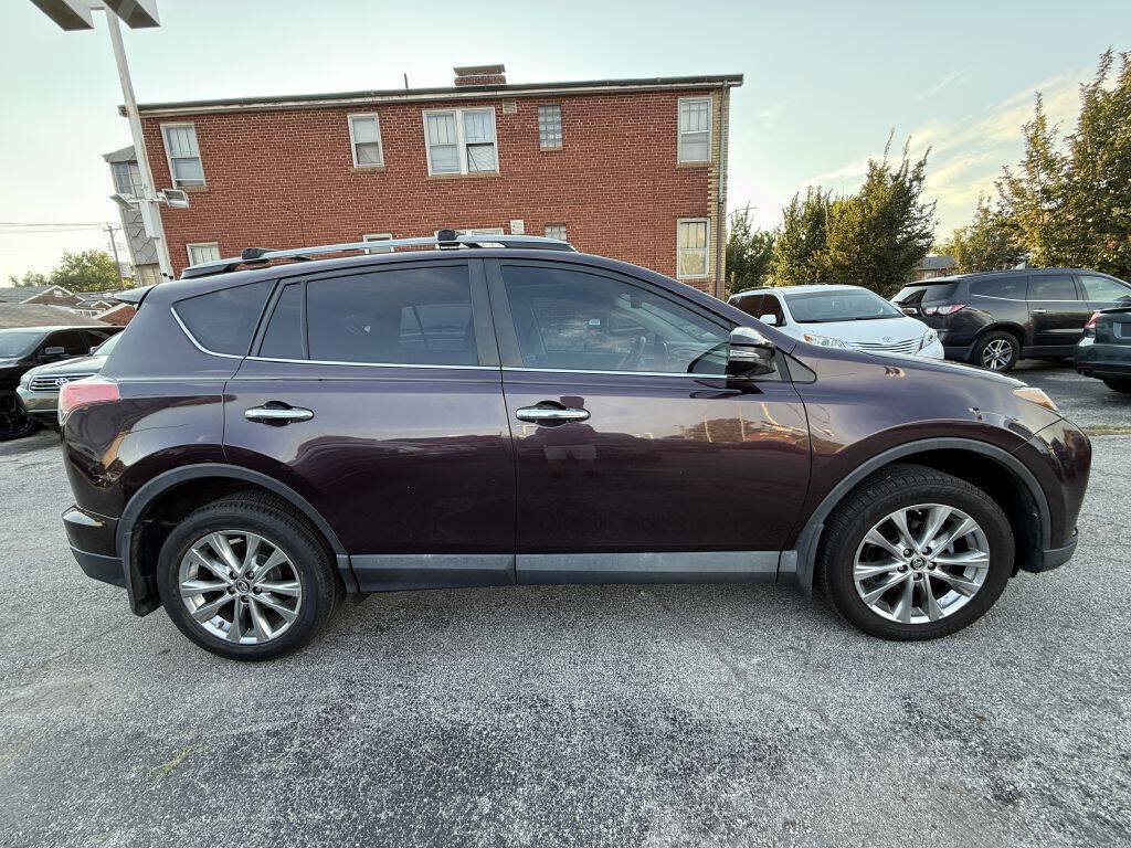Used 2018 Toyota RAV4 Limited w/ Advanced Technology Package FWD image 6