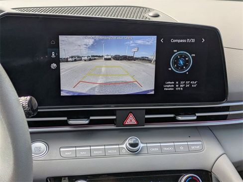 Used 2024 Hyundai Elantra SEL image 22