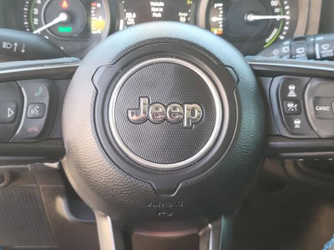 Used 2024 Jeep Wrangler Unlimited Rubicon 4xe w/ Technology Group image 41