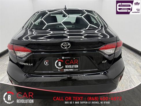 Used 2023 Toyota Corolla LE FWD image 5