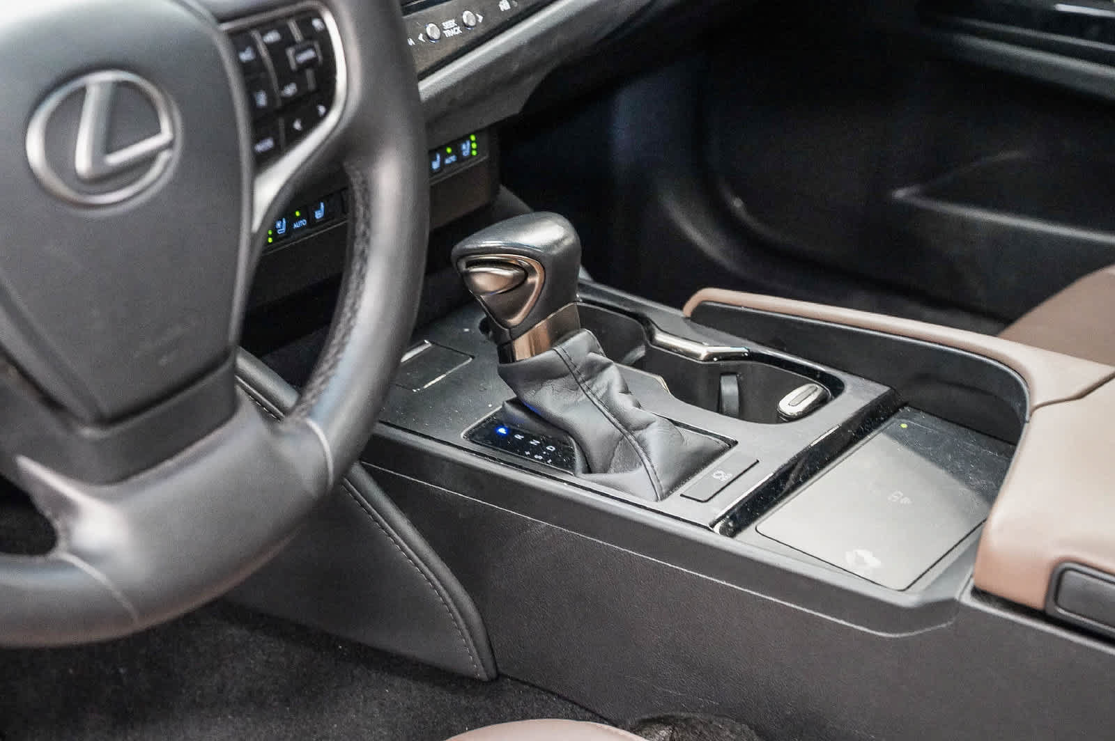 Used 2024 Lexus ES 350 w/ Premium Package FWD image 24