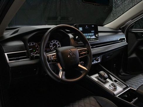 Used 2022 Mitsubishi Outlander SEL image 24