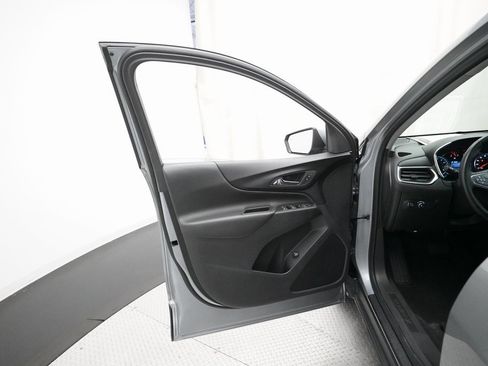 Used 2024 Chevrolet Equinox LT image 28