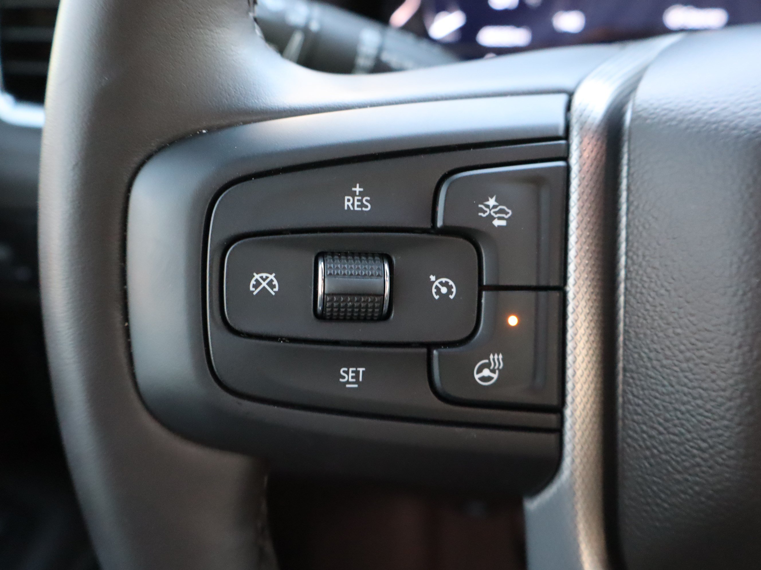 Used 2024 GMC Yukon Denali RWD image 21