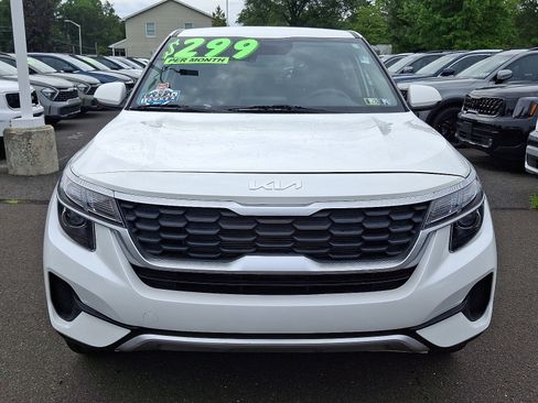 Used 2022 Kia Seltos LX image 2
