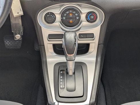 Used 2015 Ford Fiesta SE image 20