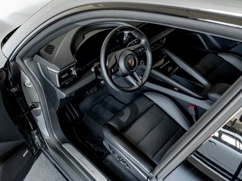 Certified 2024 Porsche Macan 4 Electric AWD/4WD image 4