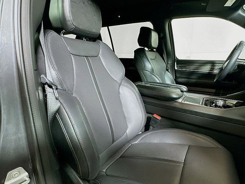 Used 2022 Jeep Wagoneer Series II w/ Premium Group I image 30