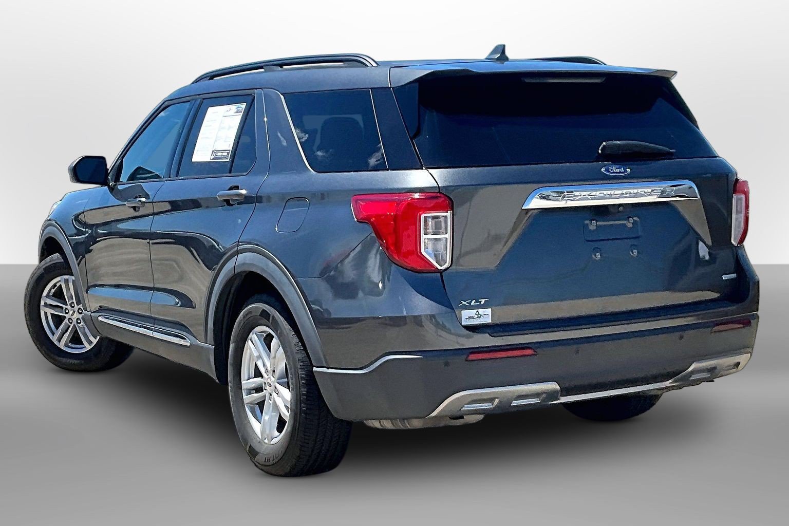 Used 2020 Ford Explorer XLT w/ Equipment Group 202A RWD image 10