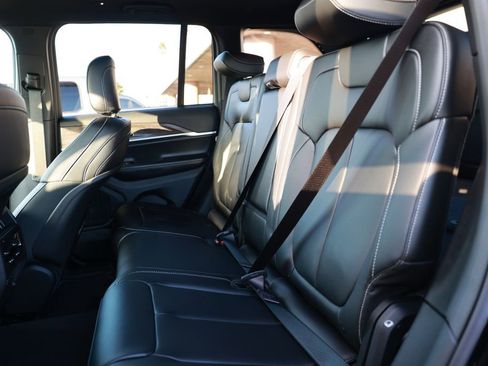 New 2025 Jeep Grand Cherokee Limited image 28