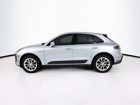 Certified 2025 Porsche Macan image 2