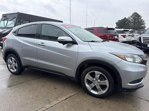 Used 2017 Honda HR-V EX image 10