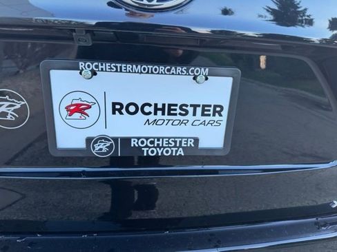 Used 2023 Toyota Highlander XLE AWD/4WD image 48