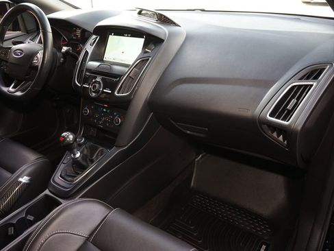 Used 2018 Ford Focus ST w/ Equipment Group 402A image 5