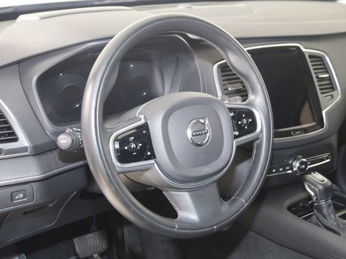 Used 2020 Volvo XC90 T6 Momentum w/ Protection Package Premier image 6