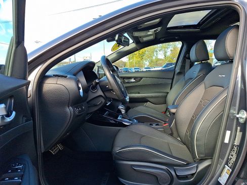 Used 2023 Kia Forte GT-Line w/ GT-Line Premium Package image 13