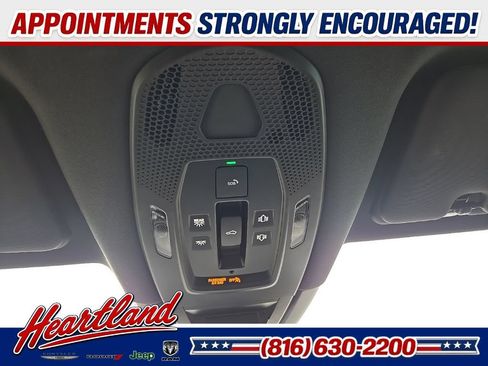 Used 2024 Porsche Cayenne w/ Premium Package AWD/4WD image 71