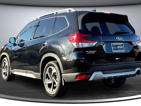 Used 2022 Subaru Forester Touring image 4