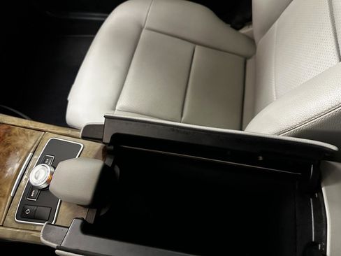 Used 2011 Mercedes-Benz E 350 4MATIC Sedan image 59